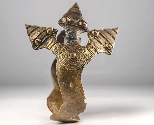 Pulsera tricéfala, pueblo <em>lobi</em>